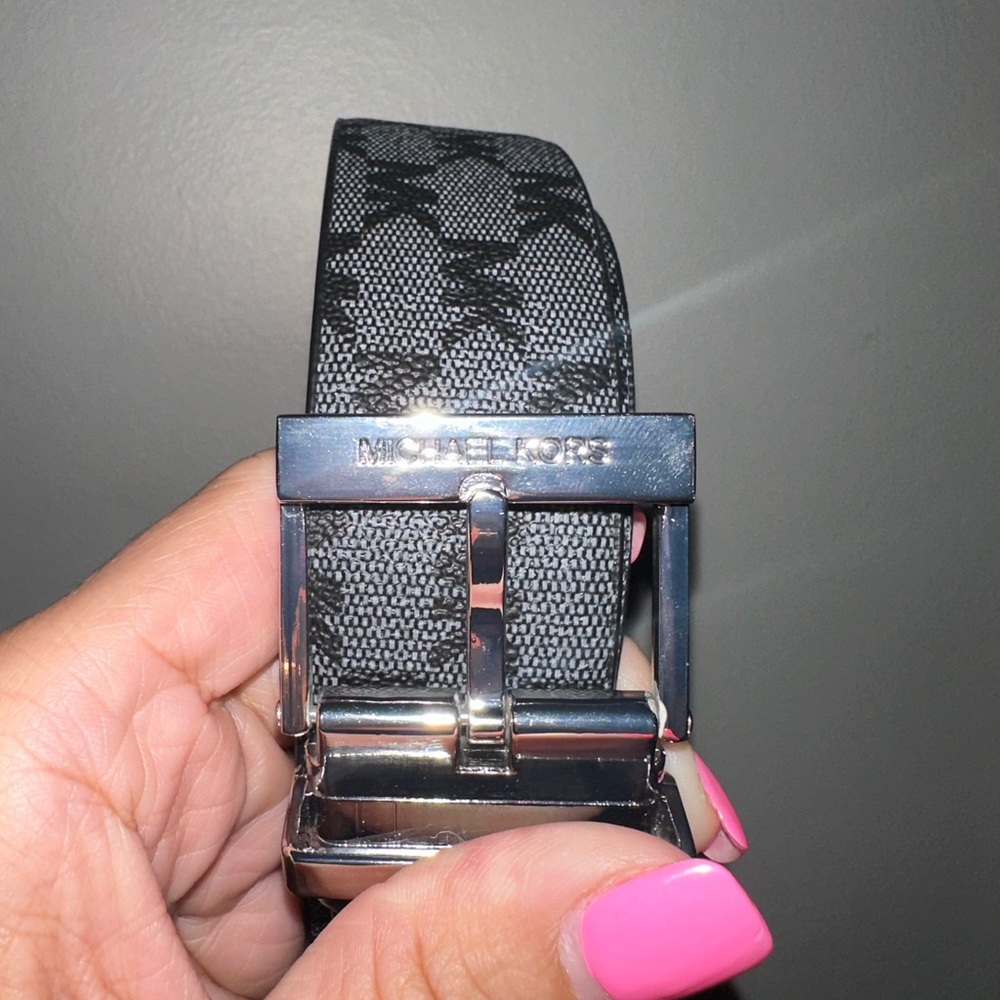 Michael Kors - Picture 3 of 4